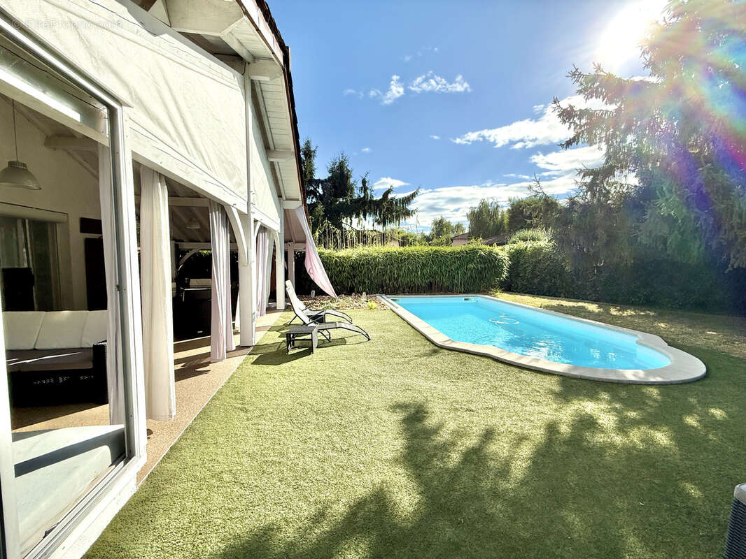 Maison à SAINT-GEORGES-DE-RENEINS