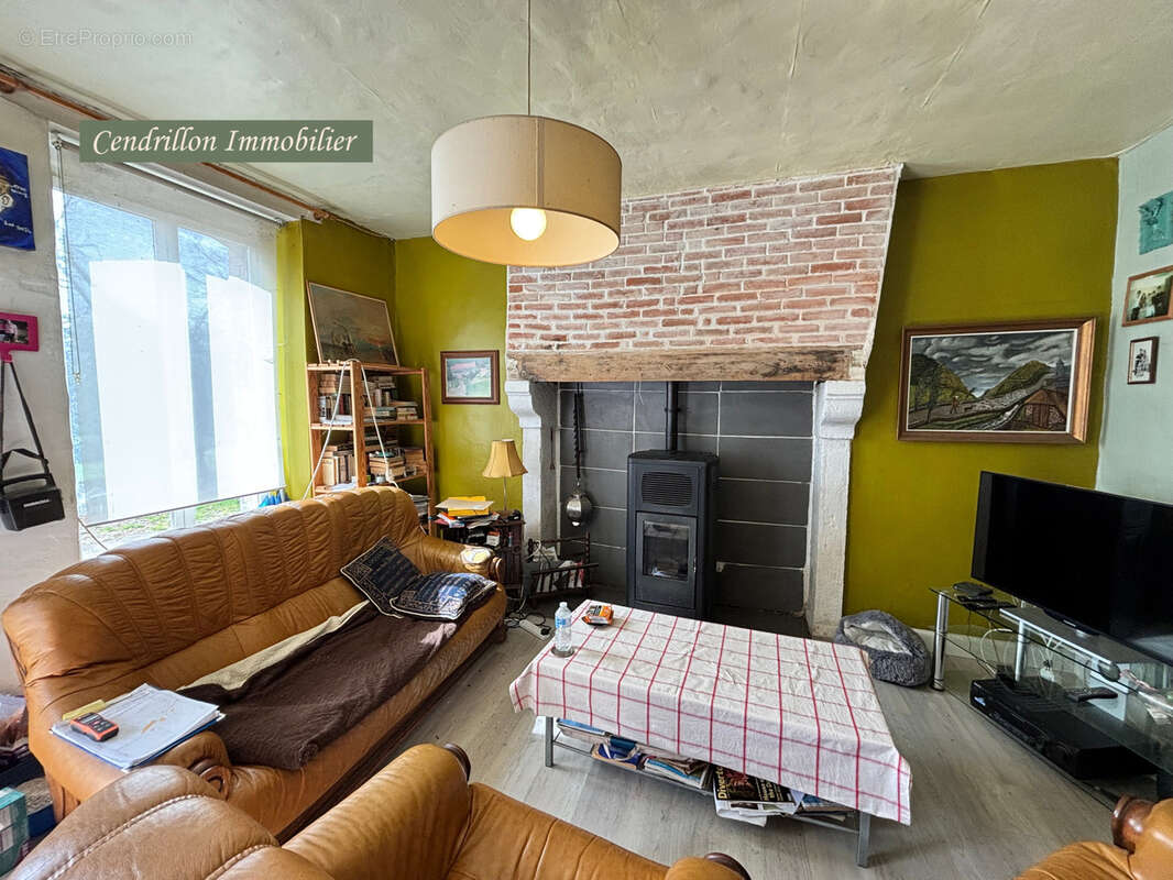 Maison à SAINT-PIERRE-CHERIGNAT