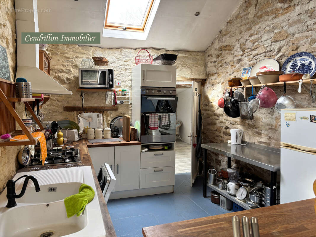 Maison à SAINT-PIERRE-CHERIGNAT