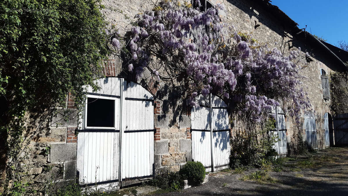 Maison à SAINT-PIERRE-CHERIGNAT