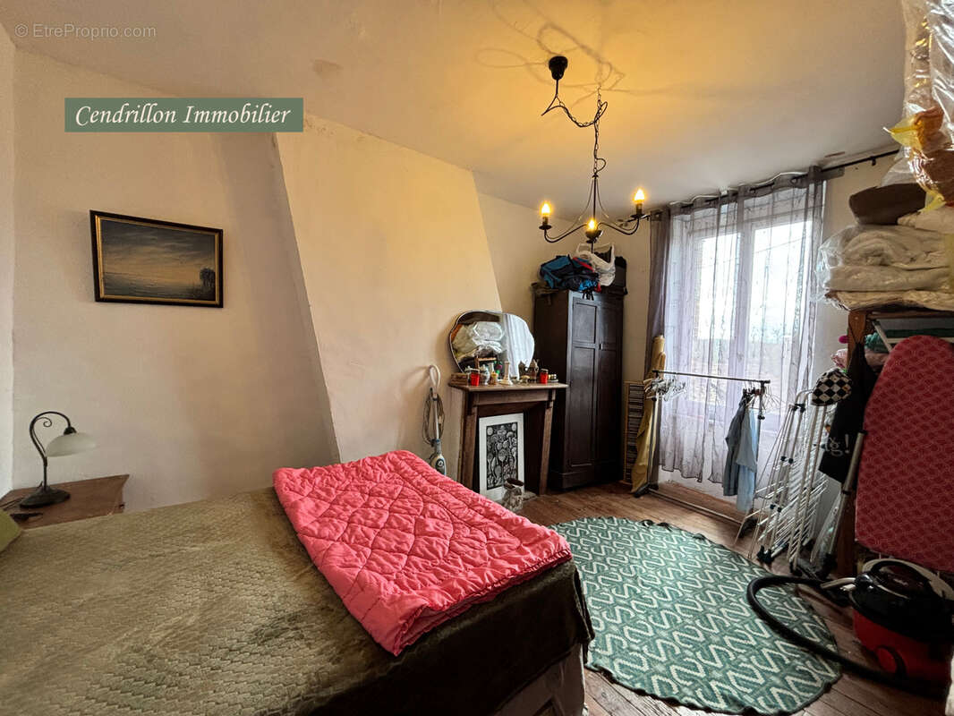 Maison à SAINT-PIERRE-CHERIGNAT