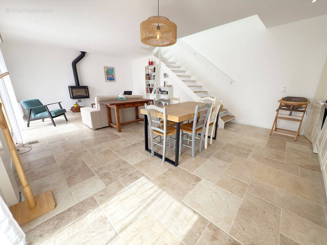 Maison à PLAN-DE-LA-TOUR