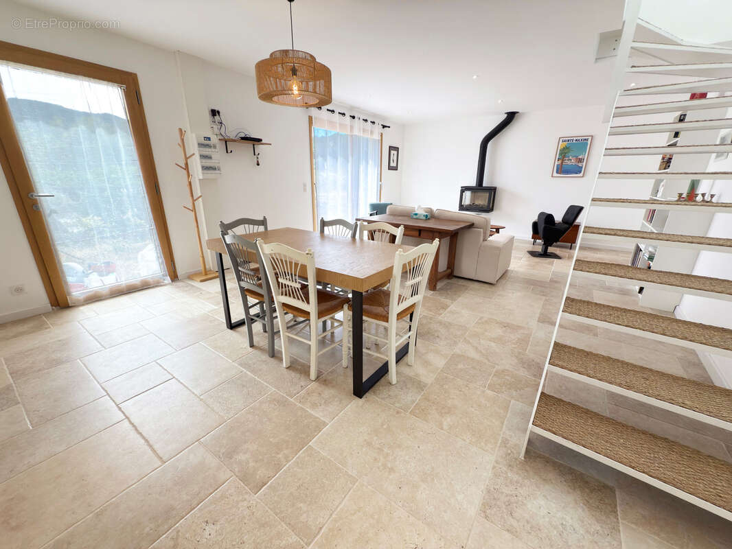 Maison à PLAN-DE-LA-TOUR