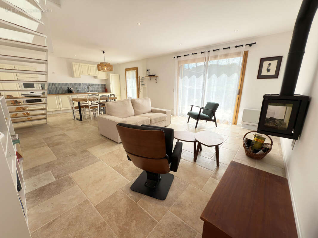 Maison à PLAN-DE-LA-TOUR