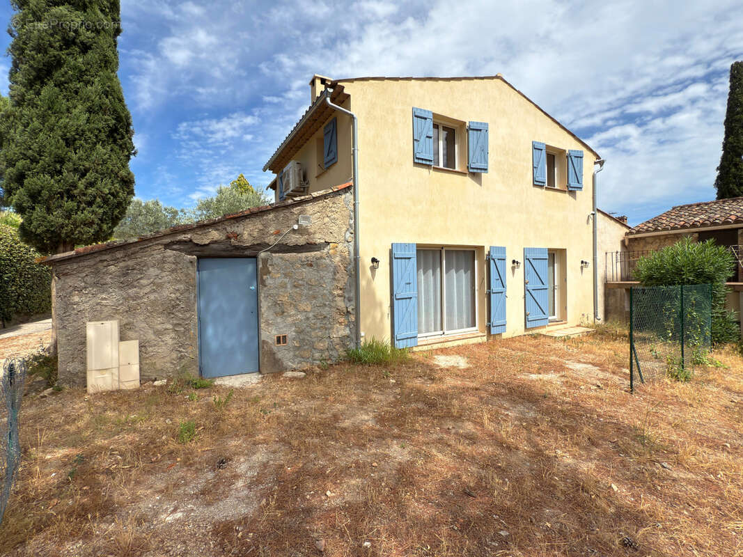 Maison à PLAN-DE-LA-TOUR