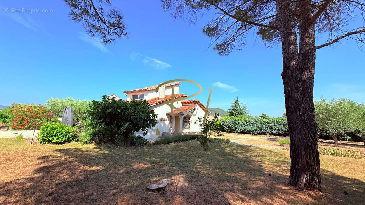Maison à SAINT-SAUVEUR-DE-CRUZIERES