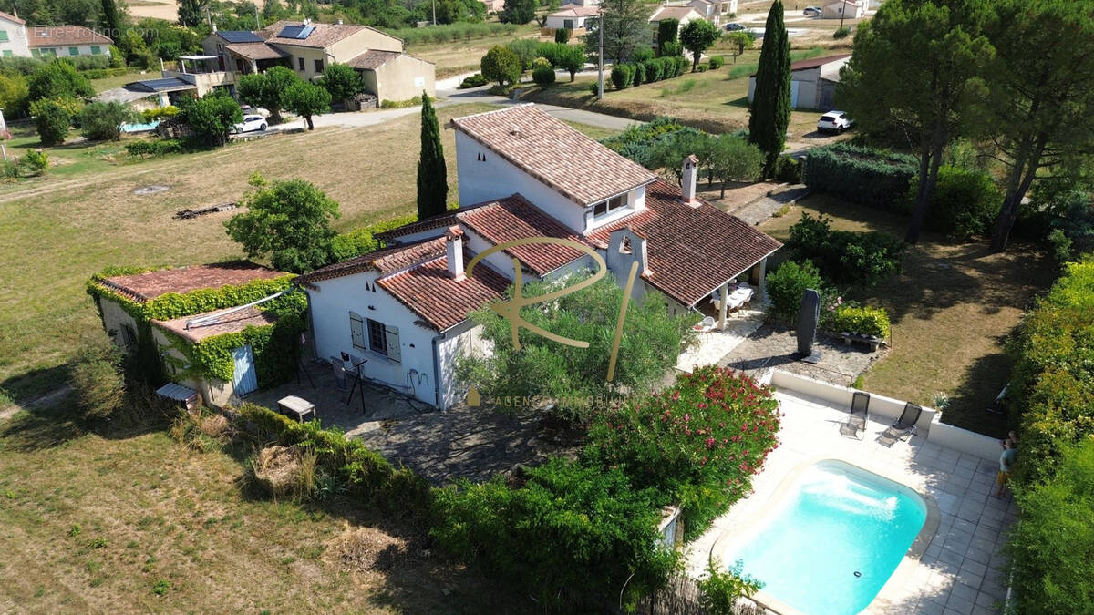 Maison à SAINT-SAUVEUR-DE-CRUZIERES
