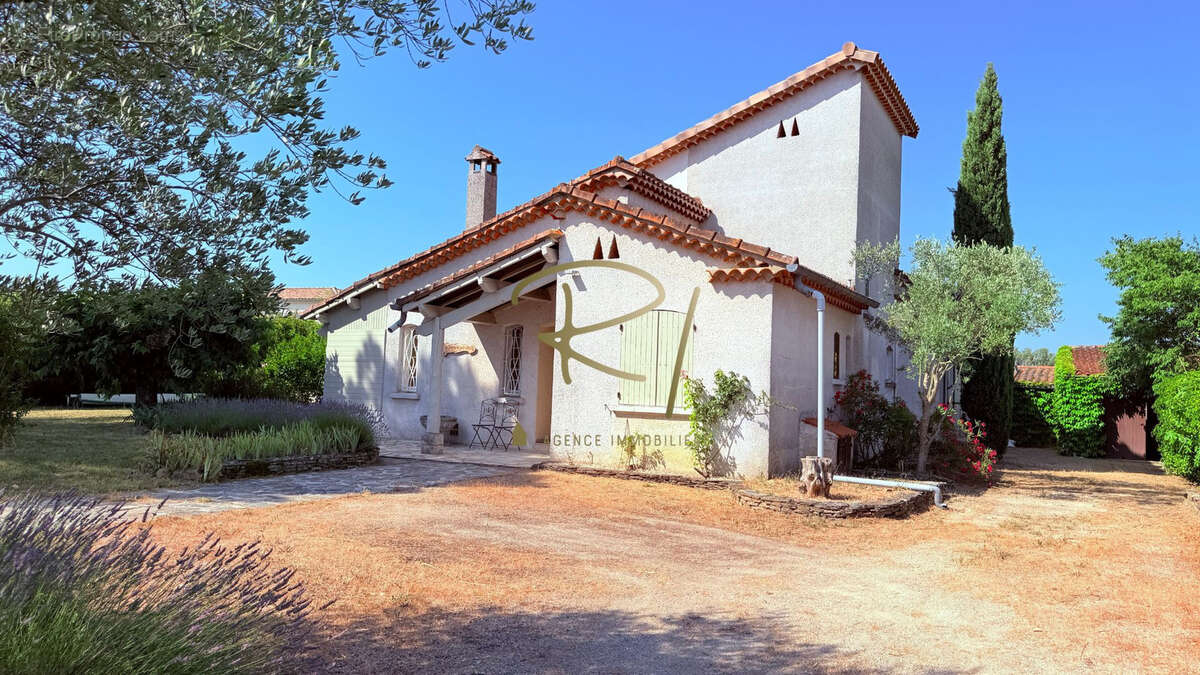 Maison à SAINT-SAUVEUR-DE-CRUZIERES