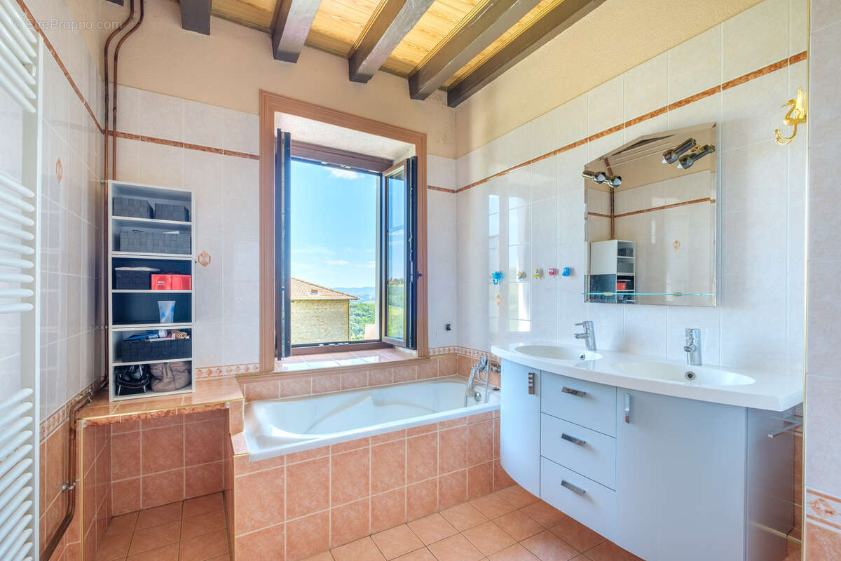 Maison à SAINTE-PAULE