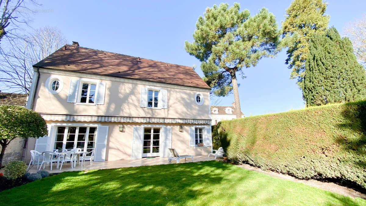 Maison à FONTAINEBLEAU