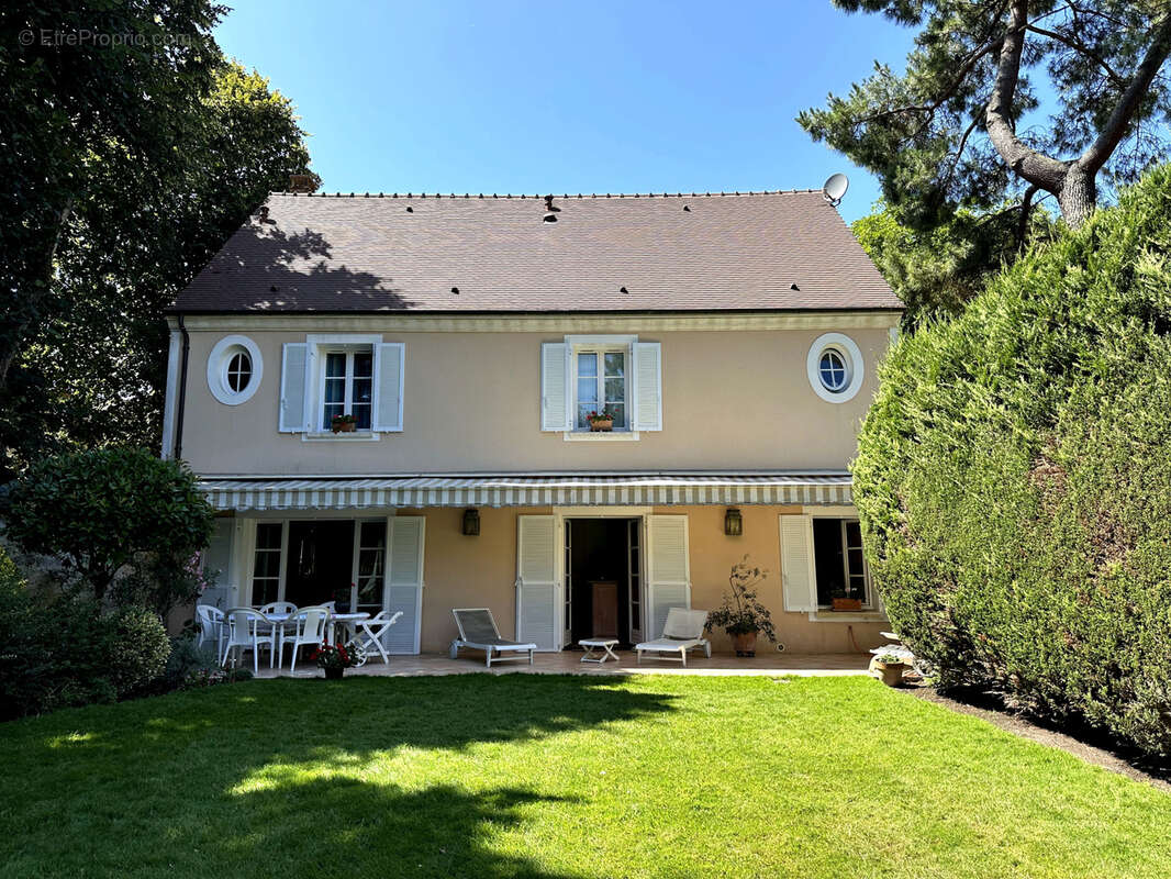 Maison à FONTAINEBLEAU