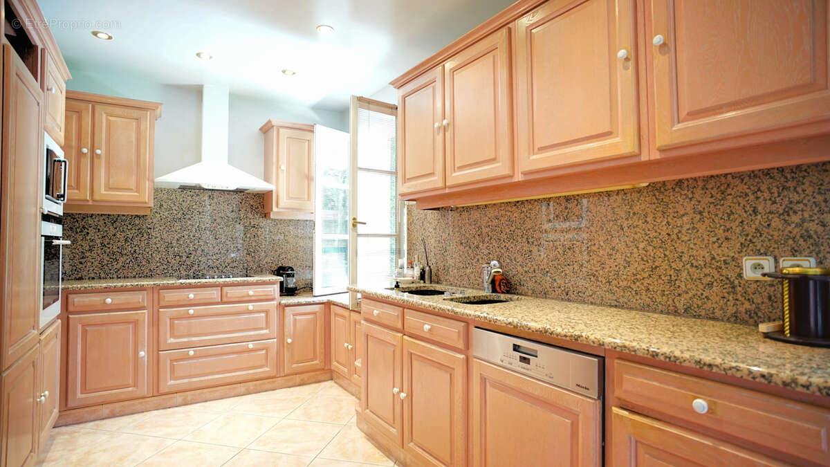 Maison à FONTAINEBLEAU