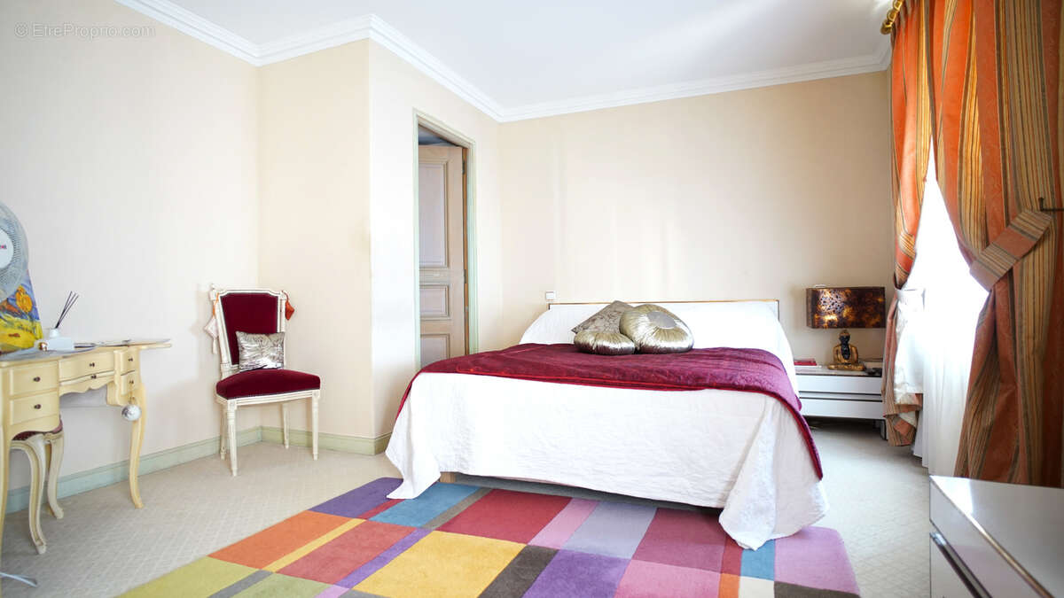 Maison à FONTAINEBLEAU