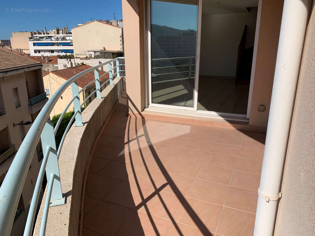Appartement à MARSEILLE-5E