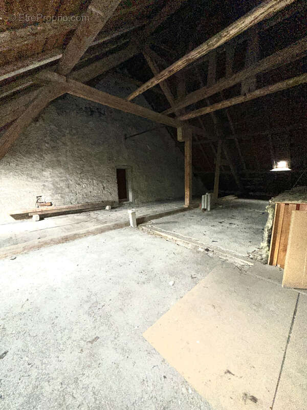 Appartement à MOUTHE