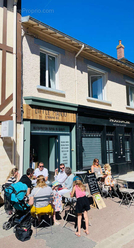 Commerce à BLONVILLE-SUR-MER