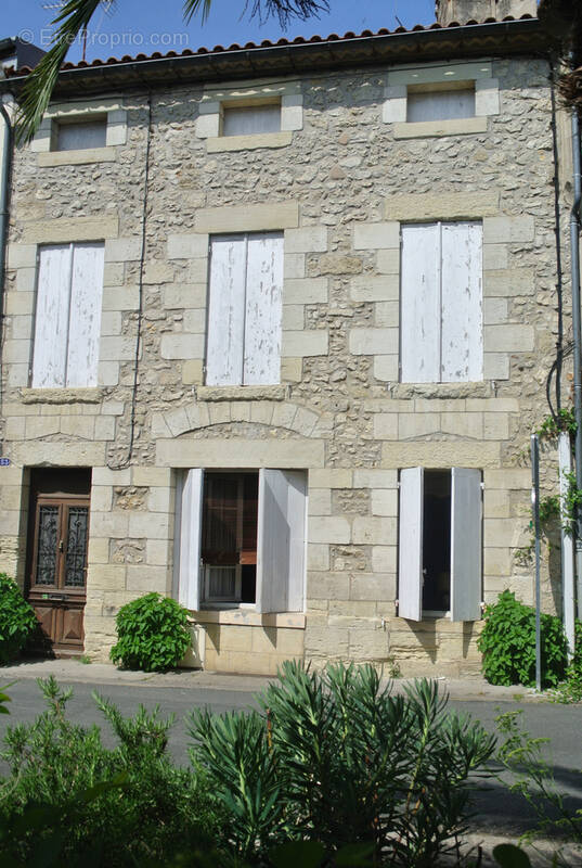 Maison à SAINTE-BAZEILLE