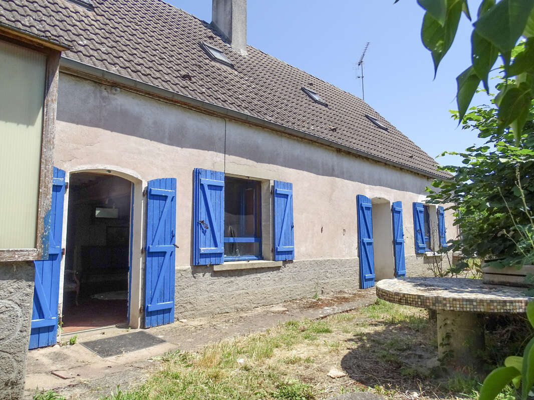 Maison à SAINT-CHRISTOPHE-EN-BAZELLE