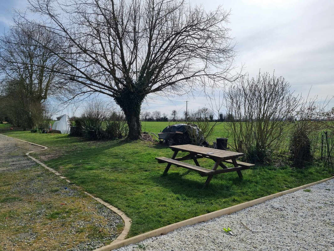 Maison à BESSE-SUR-BRAYE