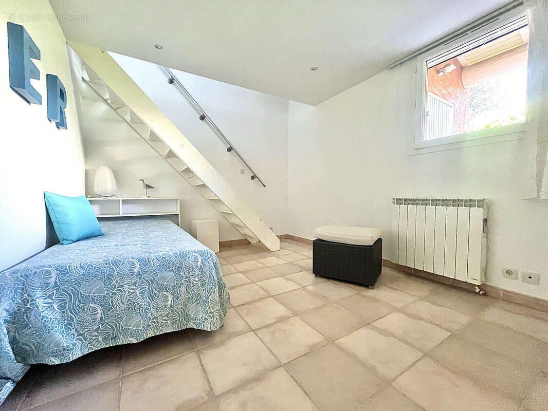 Maison à ROQUEBRUNE-SUR-ARGENS