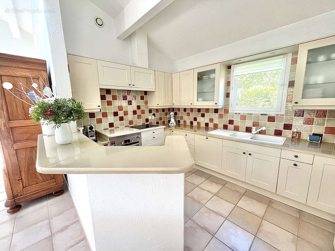 Maison à ROQUEBRUNE-SUR-ARGENS