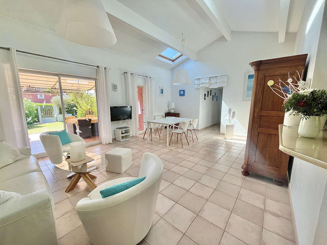 Maison à ROQUEBRUNE-SUR-ARGENS