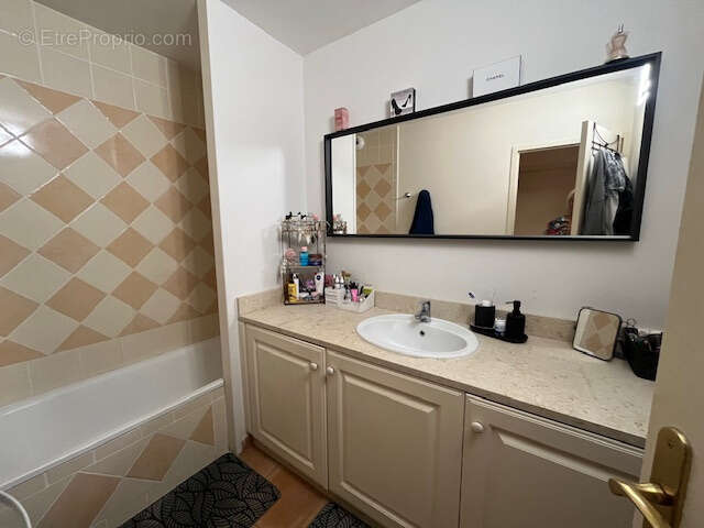 Appartement à SAUMANE-DE-VAUCLUSE