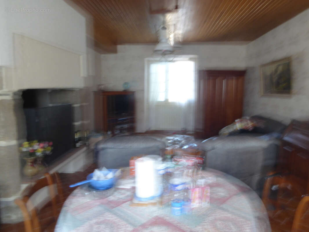 Maison à SAINT-SAUD-LACOUSSIERE