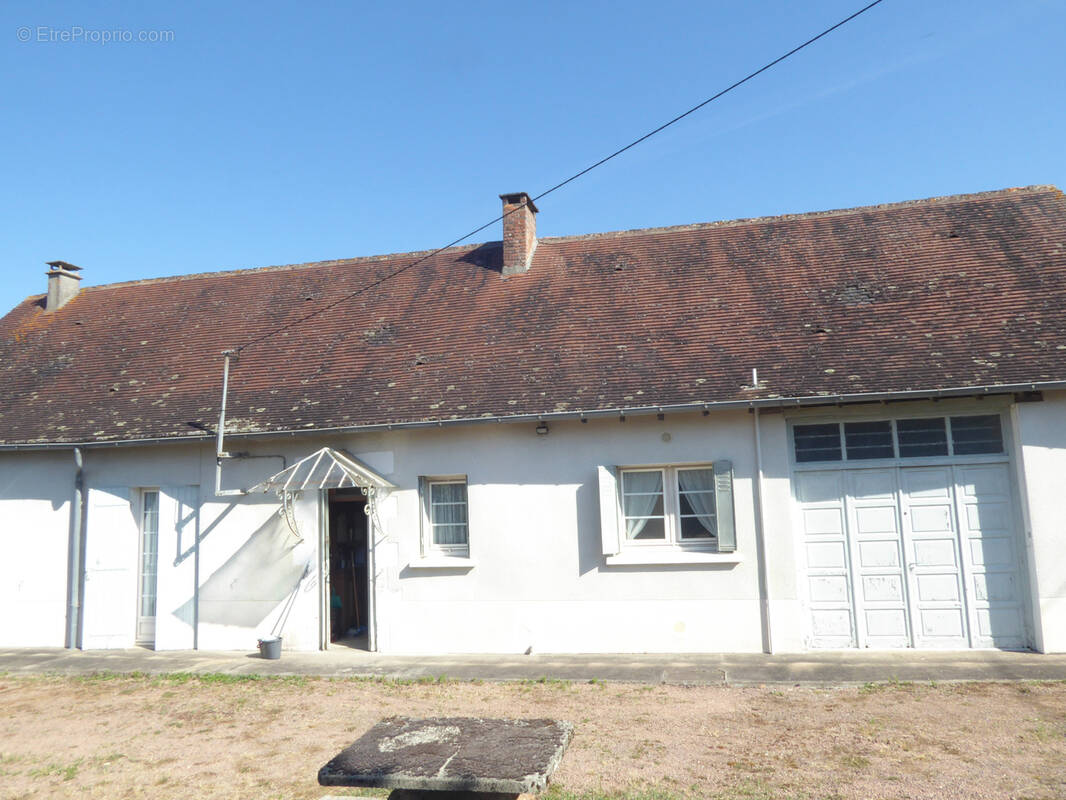 Maison à SAINT-SAUD-LACOUSSIERE
