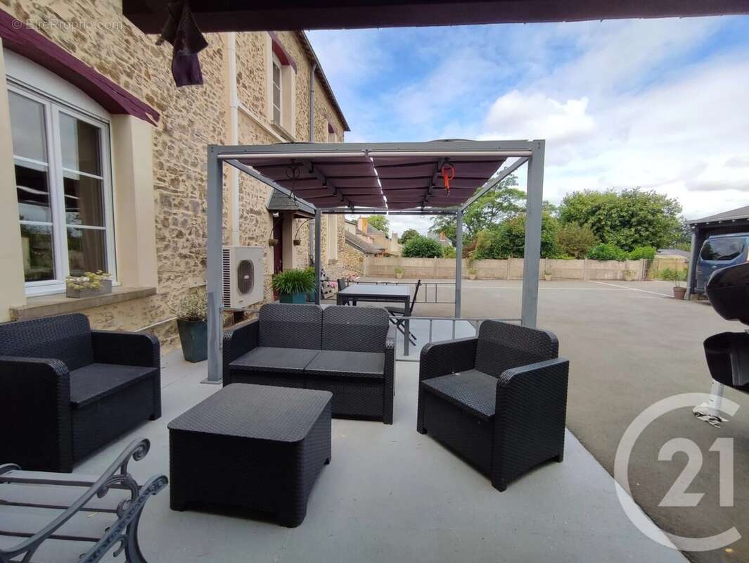 Maison à ARGENTRE-DU-PLESSIS