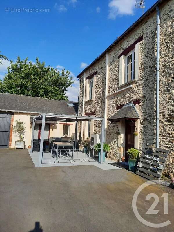 Maison à ARGENTRE-DU-PLESSIS