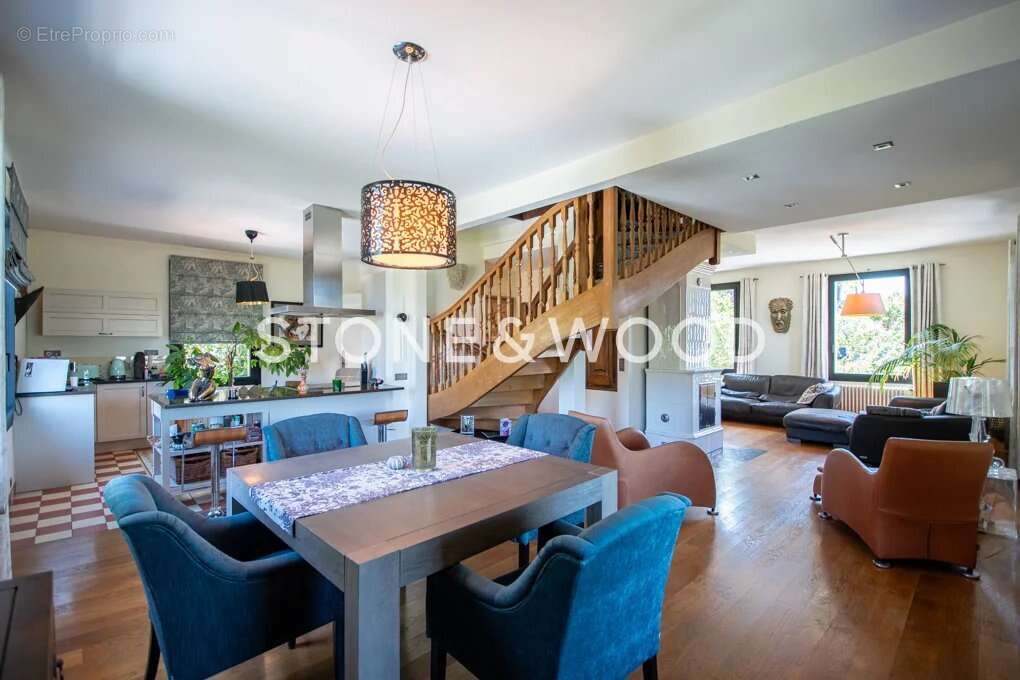 Maison à VEYRIER-DU-LAC