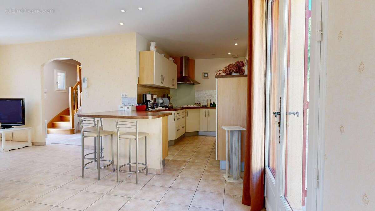 AP281407172025181619 - Maison à SAINT-CYPRIEN