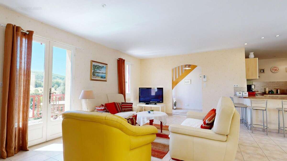 AP281407172025181715 - Maison à SAINT-CYPRIEN