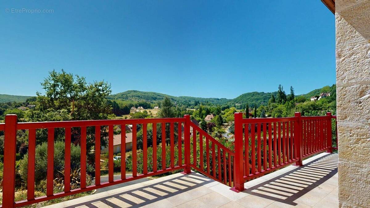 AP281407172025181751 - Maison à SAINT-CYPRIEN