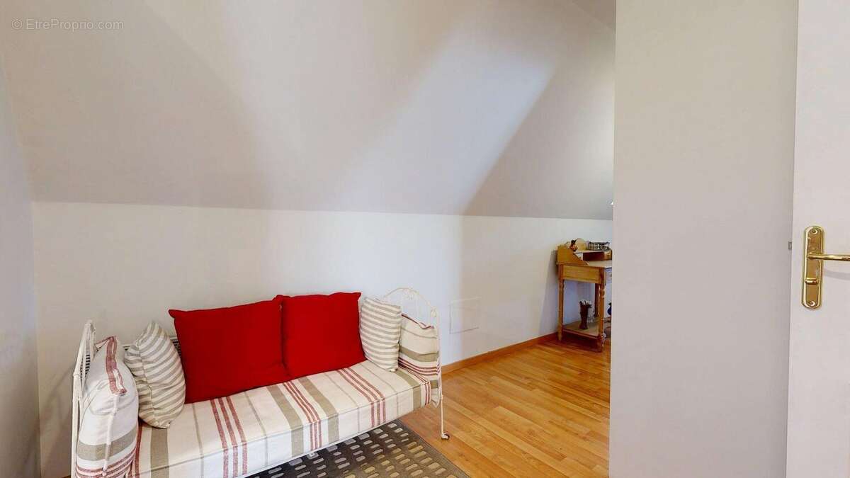 AP281407172025182312 - Maison à SAINT-CYPRIEN