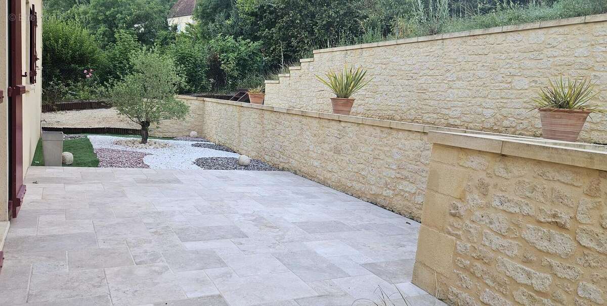 Terrasse arrire - Maison à SAINT-CYPRIEN
