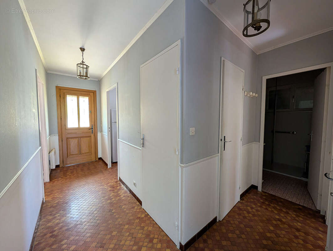 Maison à LE CHATELET-EN-BRIE