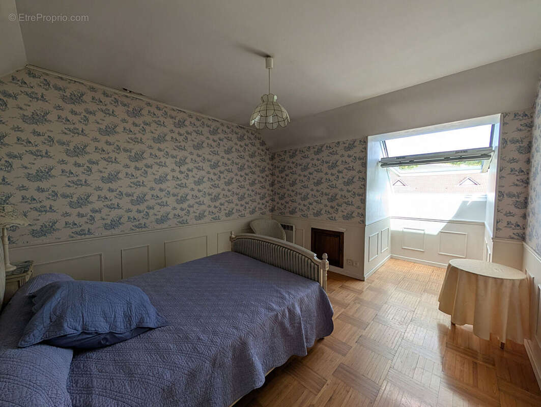 Maison à LE CHATELET-EN-BRIE