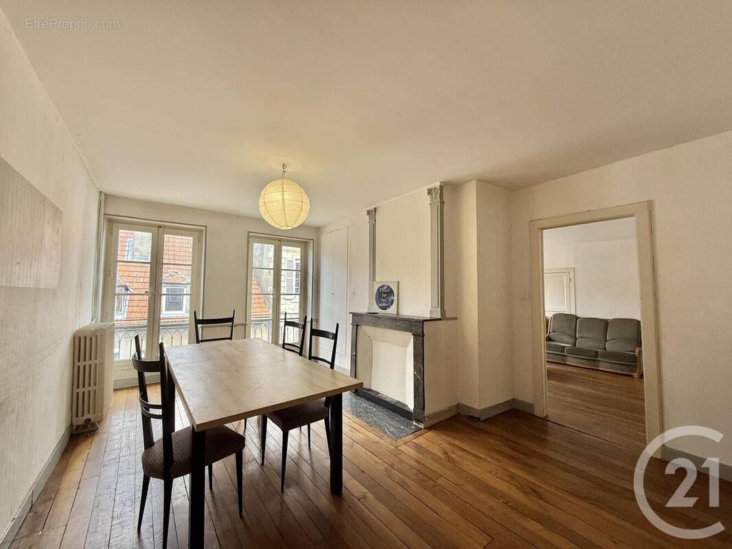 Appartement à MOULINS