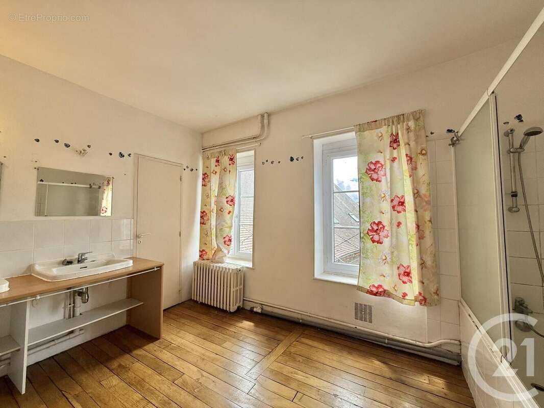 Appartement à MOULINS