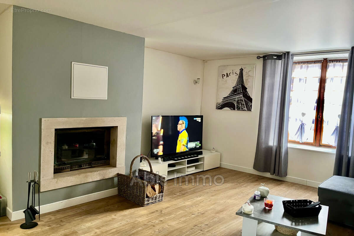 Maison à PRUNAY-LE-GILLON