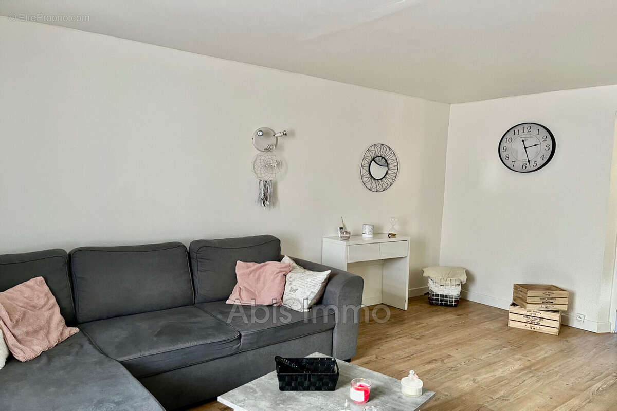 Maison à PRUNAY-LE-GILLON