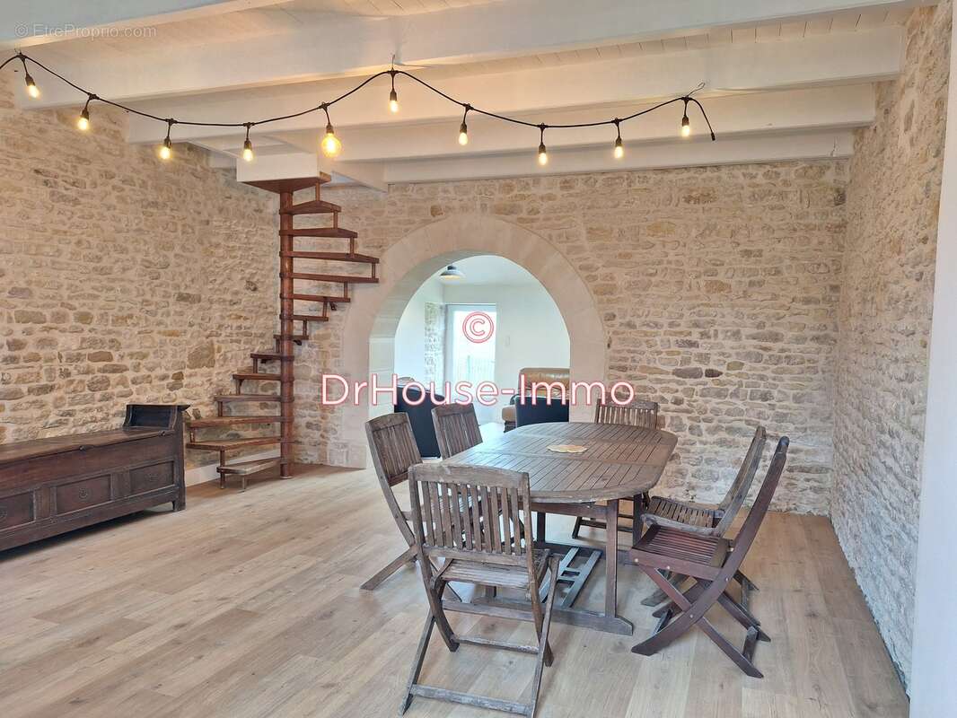 Maison à PUYRAVAULT