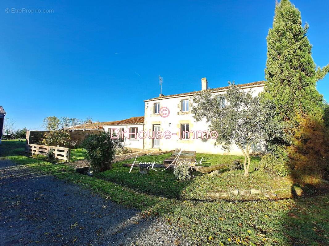 Maison à PUYRAVAULT