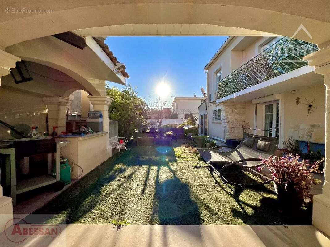 Maison à PORT-SAINT-LOUIS-DU-RHONE