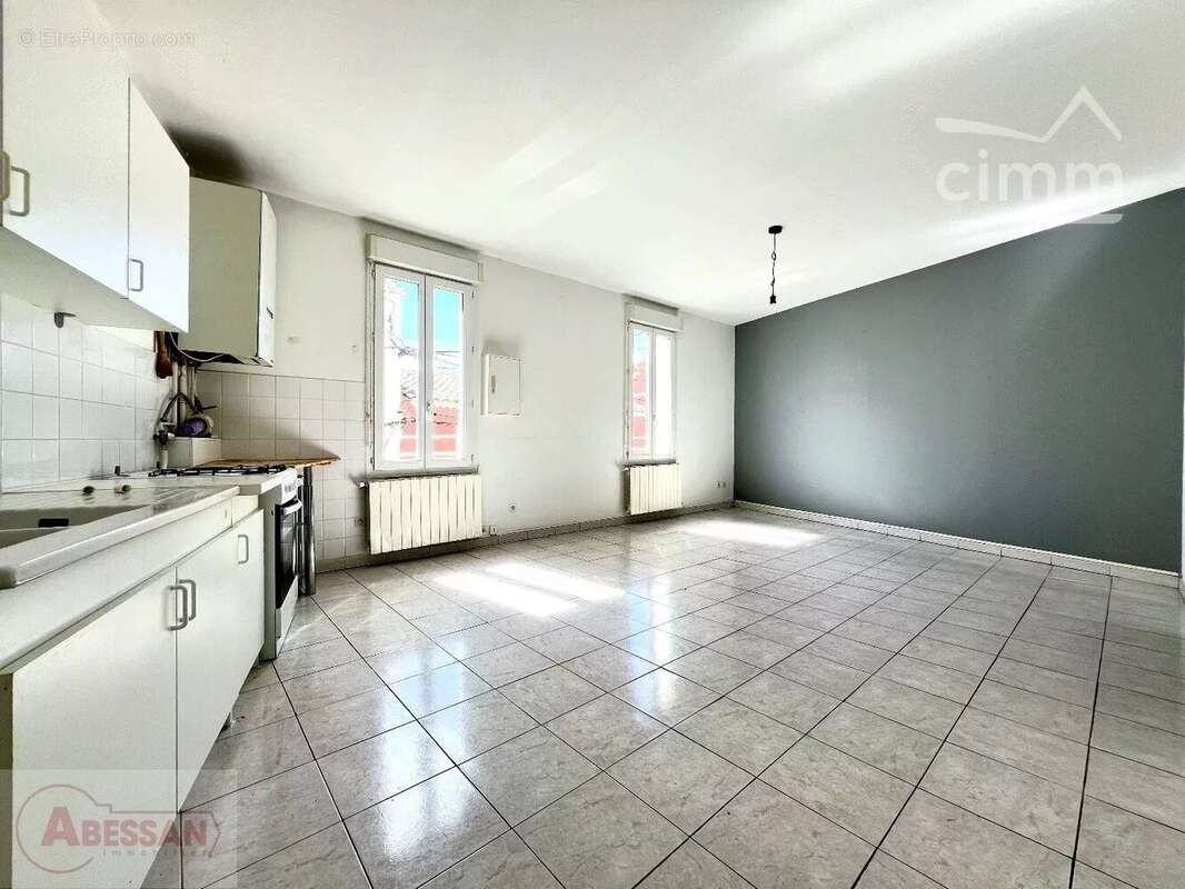 Appartement à PORT-SAINT-LOUIS-DU-RHONE