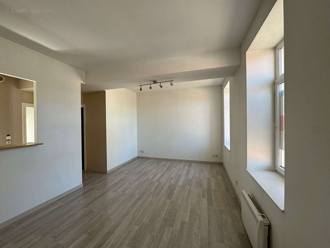 Appartement à LA CAPELLE-LES-BOULOGNE