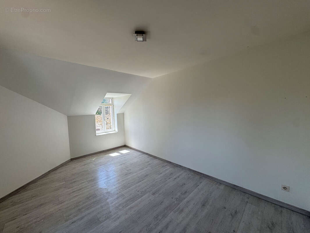 Appartement à LA CAPELLE-LES-BOULOGNE