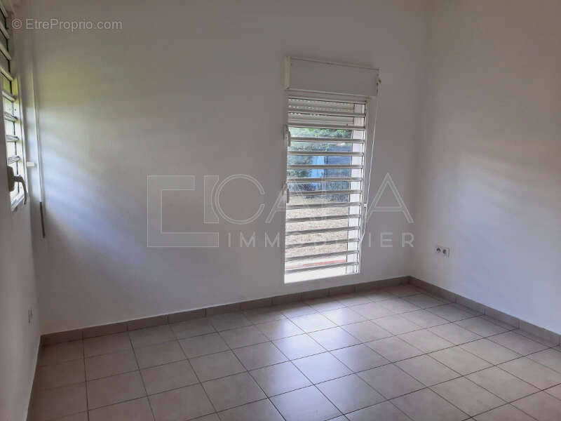 PHOTO-2025-04-30-16-06-12 (1)_lzn - Appartement à REMIRE-MONTJOLY